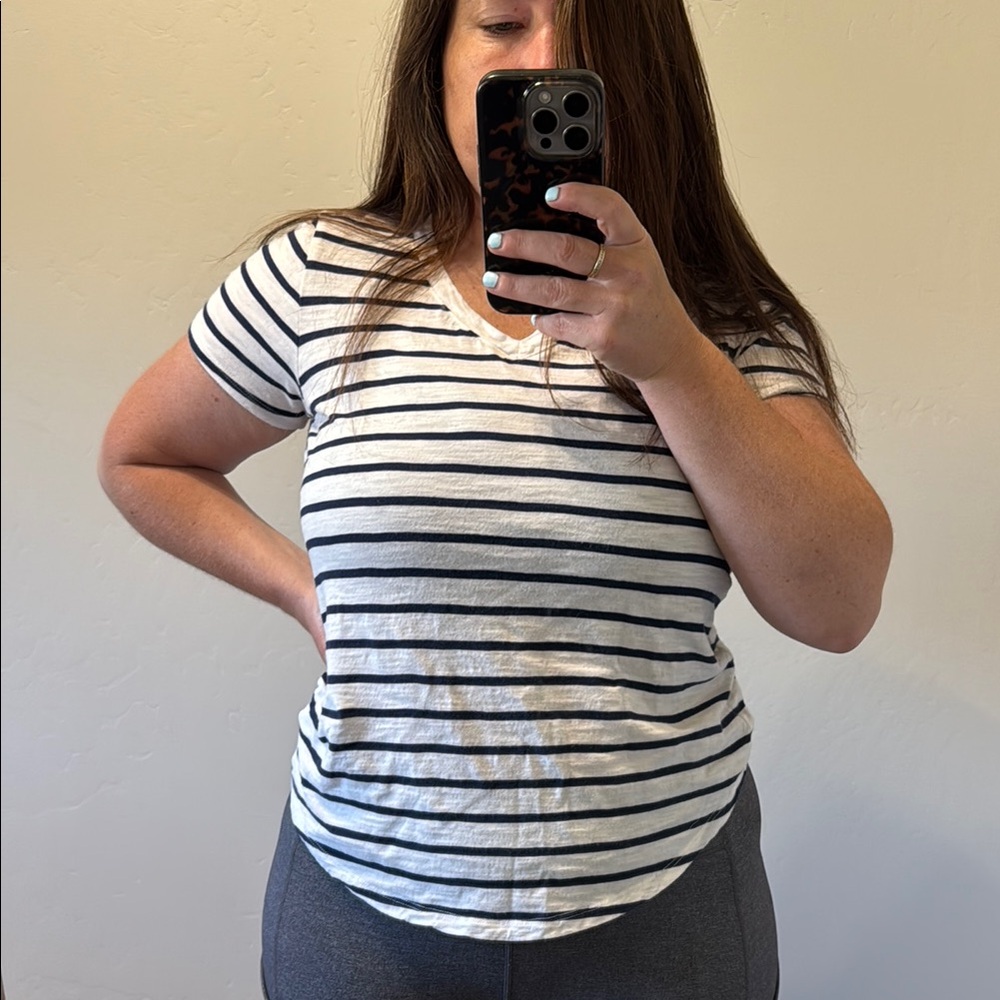 Old Navy Short Sleeve Tee Black Comfortable Casual